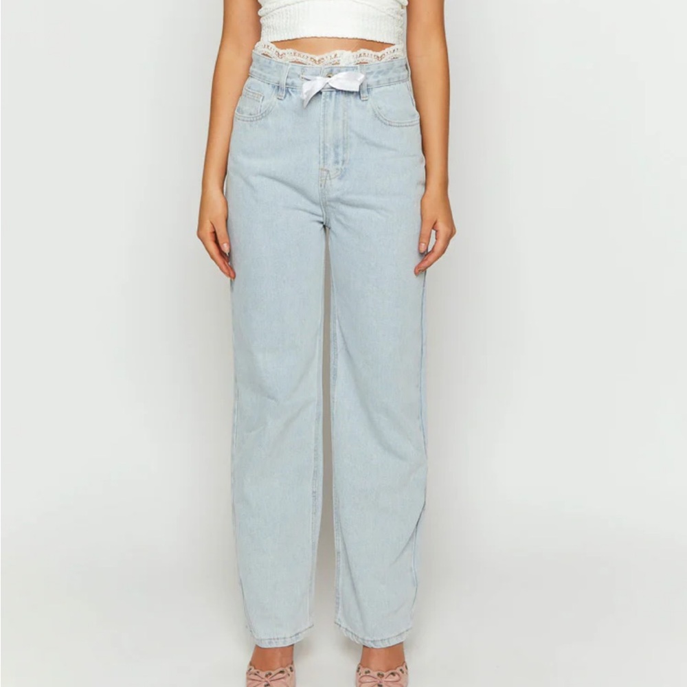 BEGINNING BOUTIQUE Blue Women's Lace Trimmed Jeans